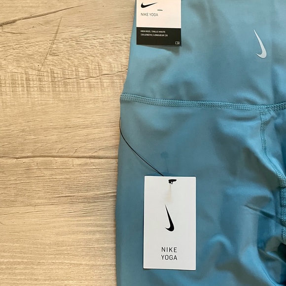 womans nike Dri-fit yoga crochet-edge 7/8 leggings. small. light blue. NWT - Picture 2 of 5